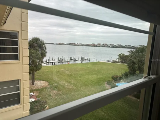 $4,000 | 3810 Gulf Of Mexico Drive, Unit F304, Longboat Key, FL 34228