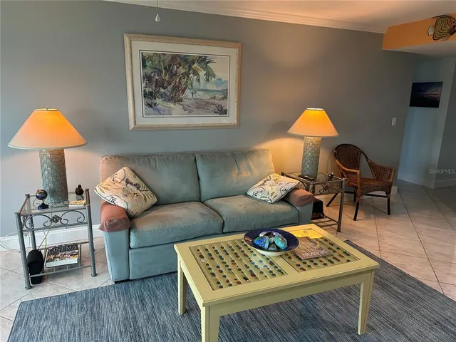 $4,000 | 3810 Gulf Of Mexico Drive, Unit F304, Longboat Key, FL 34228