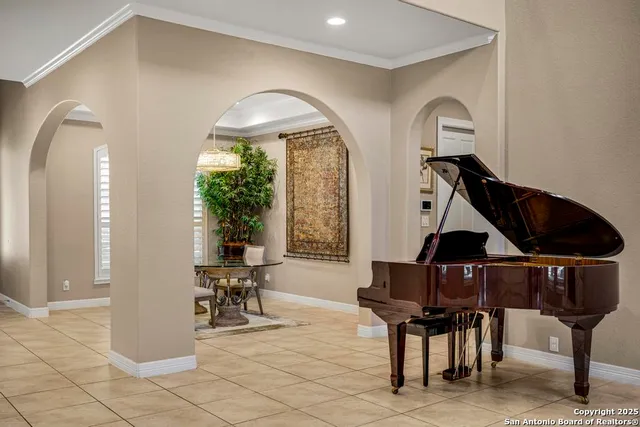 $3,000 | 3439 Monterrey Oak, San Antonio, TX 78230