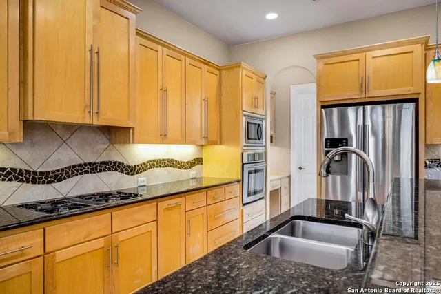 $3,000 | 3439 Monterrey Oak, San Antonio, TX 78230
