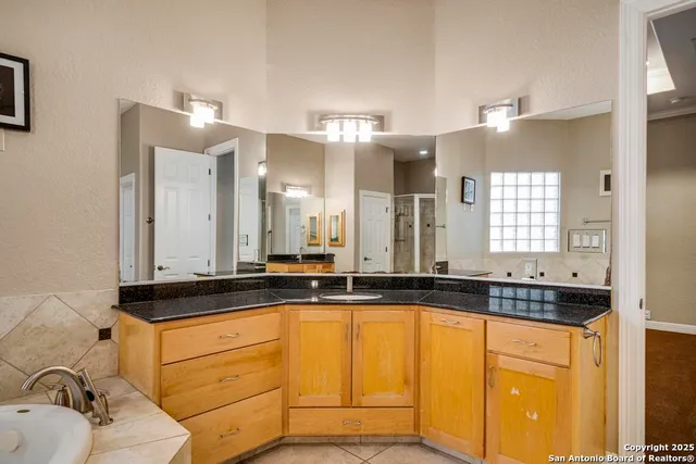 $3,000 | 3439 Monterrey Oak, San Antonio, TX 78230