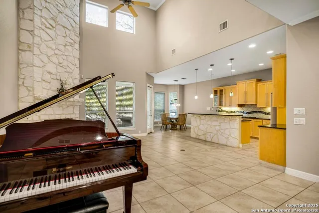 $3,000 | 3439 Monterrey Oak, San Antonio, TX 78230