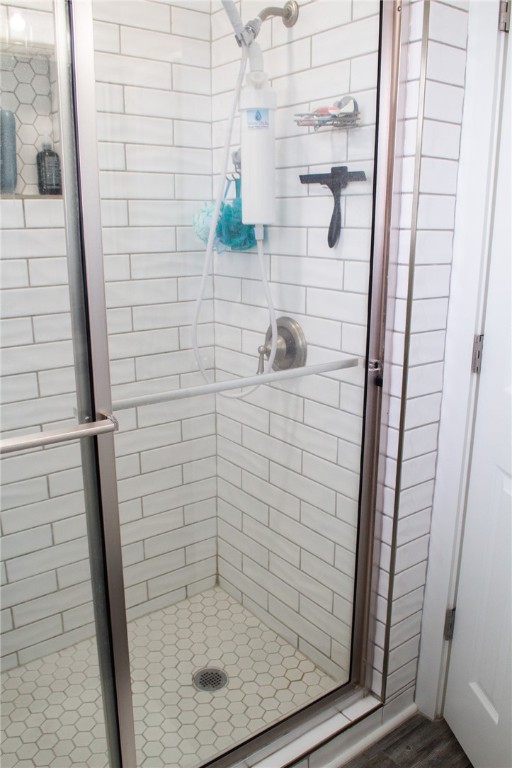 14439 Compass Street, Unit B Corpus Christi, TX 78418 - Photo 13 of 22 a bathroom with a shower