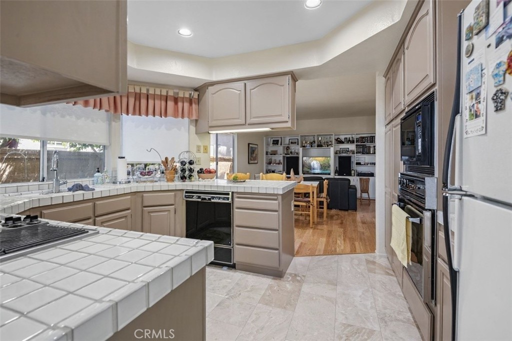14 Imperatrice Dana Point, CA 92629 - Photo 17 of 41