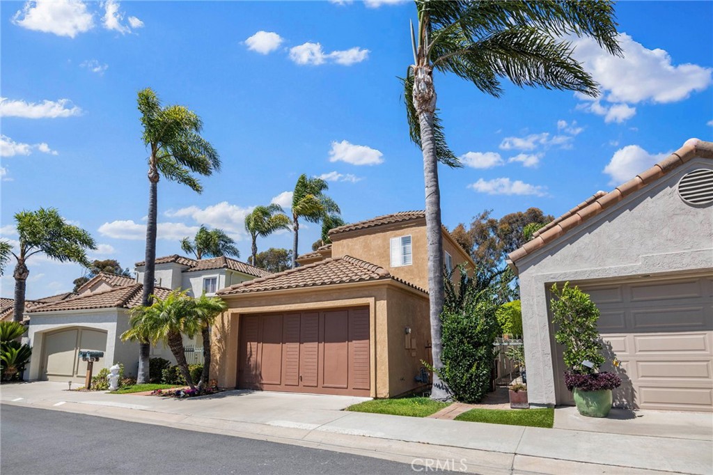 14 Imperatrice Dana Point, CA 92629 - Photo 3 of 41