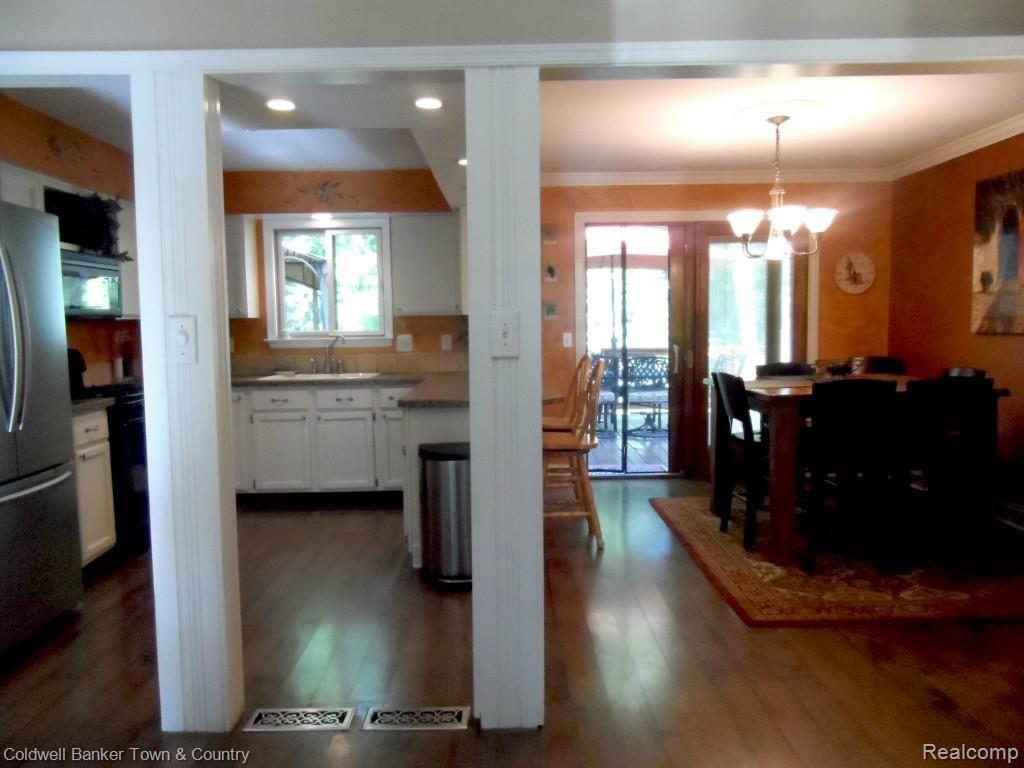 1796 Ridge Road White Lake, MI 48383 - Photo 28 of 36 SAM_0075.jpg