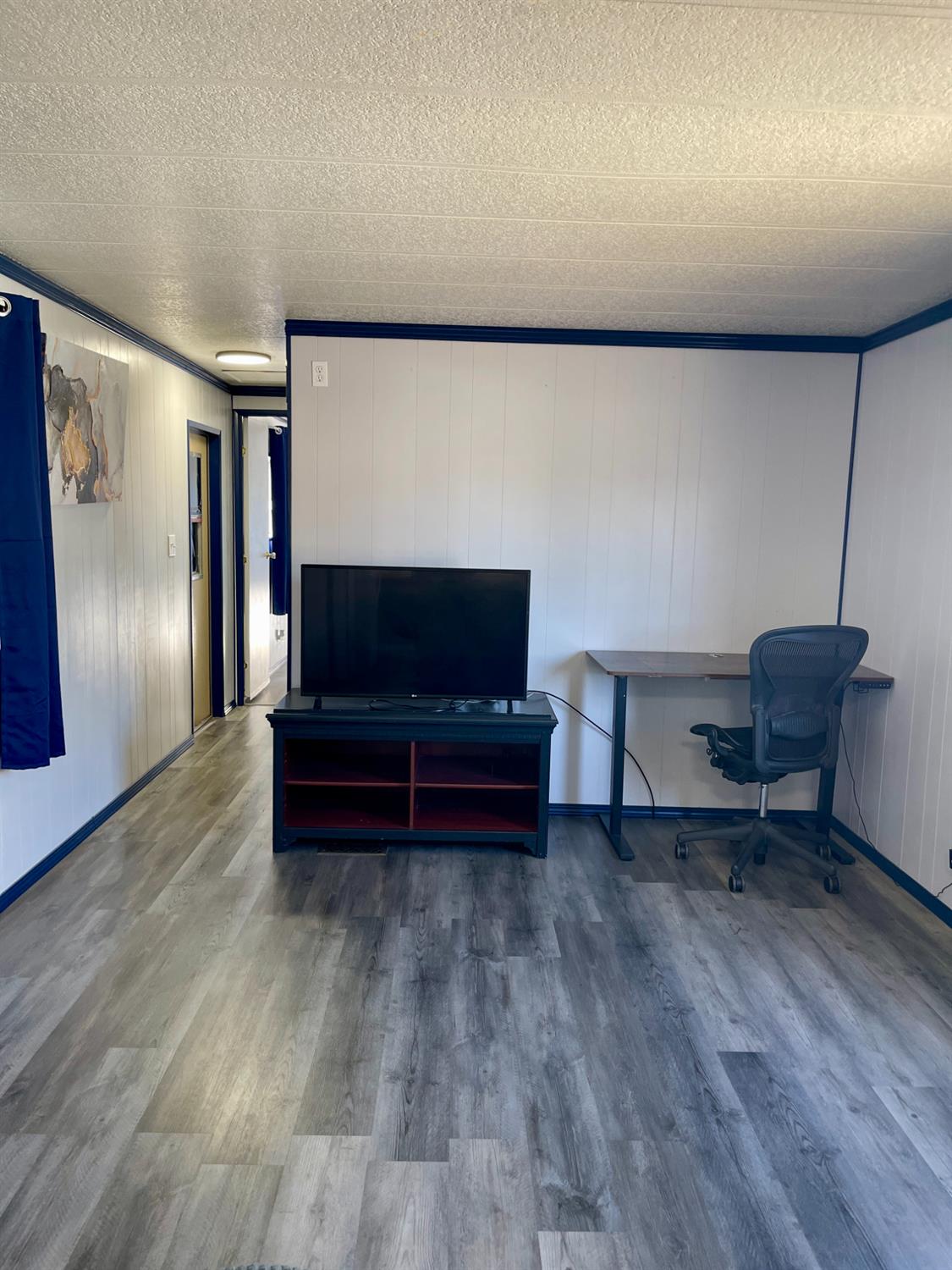 3998 Castro Valley Boulevard, Unit 34 Castro Valley, CA 94546 - Photo 8 of 17 Living Room
