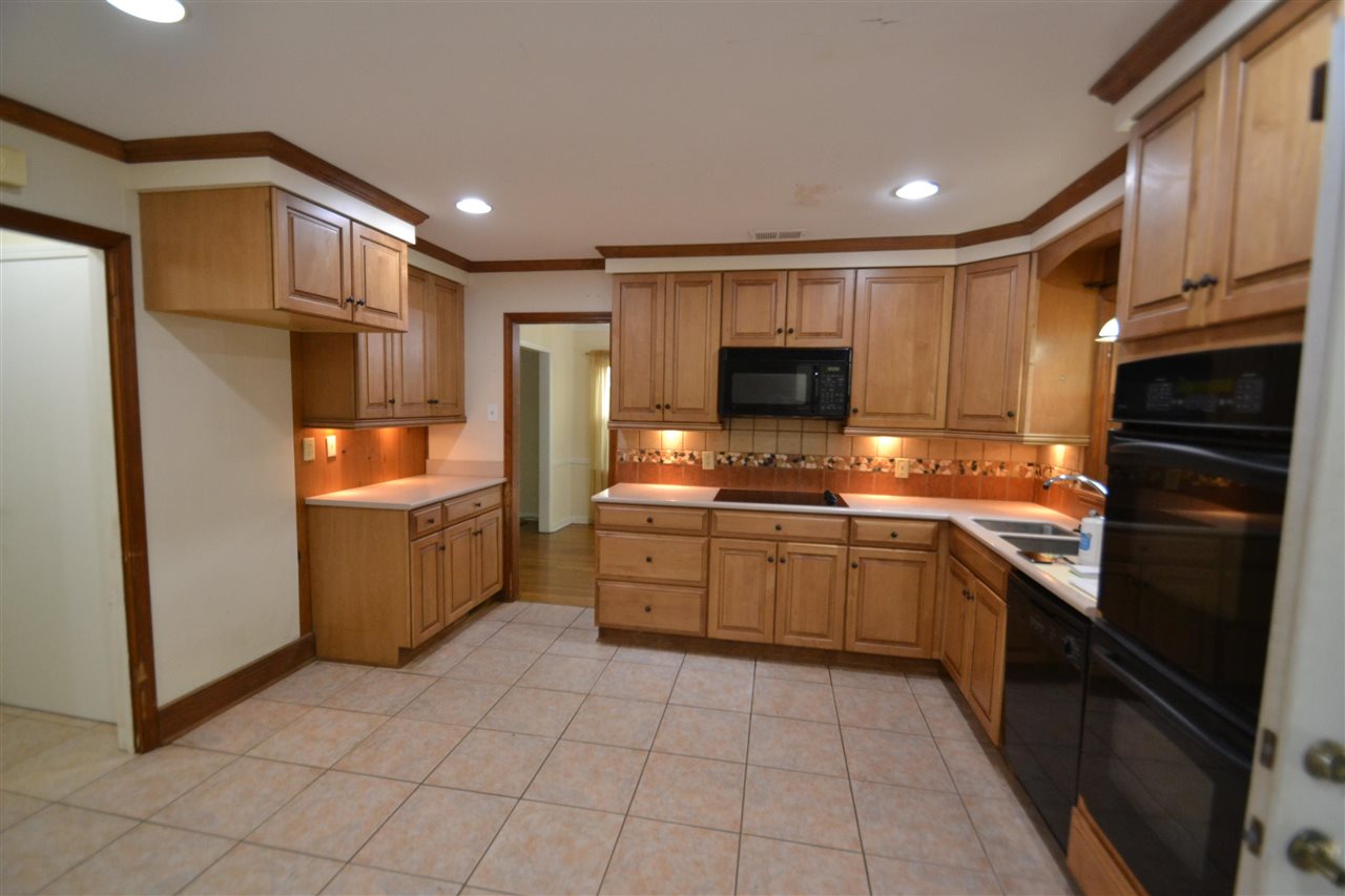 5510 Quince Road Memphis, TN 38119 - Photo 7 of 12 Gallery Image 7