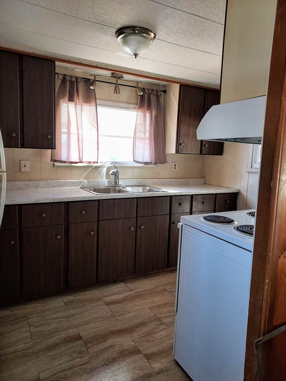 5 Surrey Lane Brookfield, MA 01506 - Photo 18 of 31