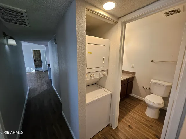 $1,195 | 424 West Brown Road, Unit 206, Mesa, AZ 85201