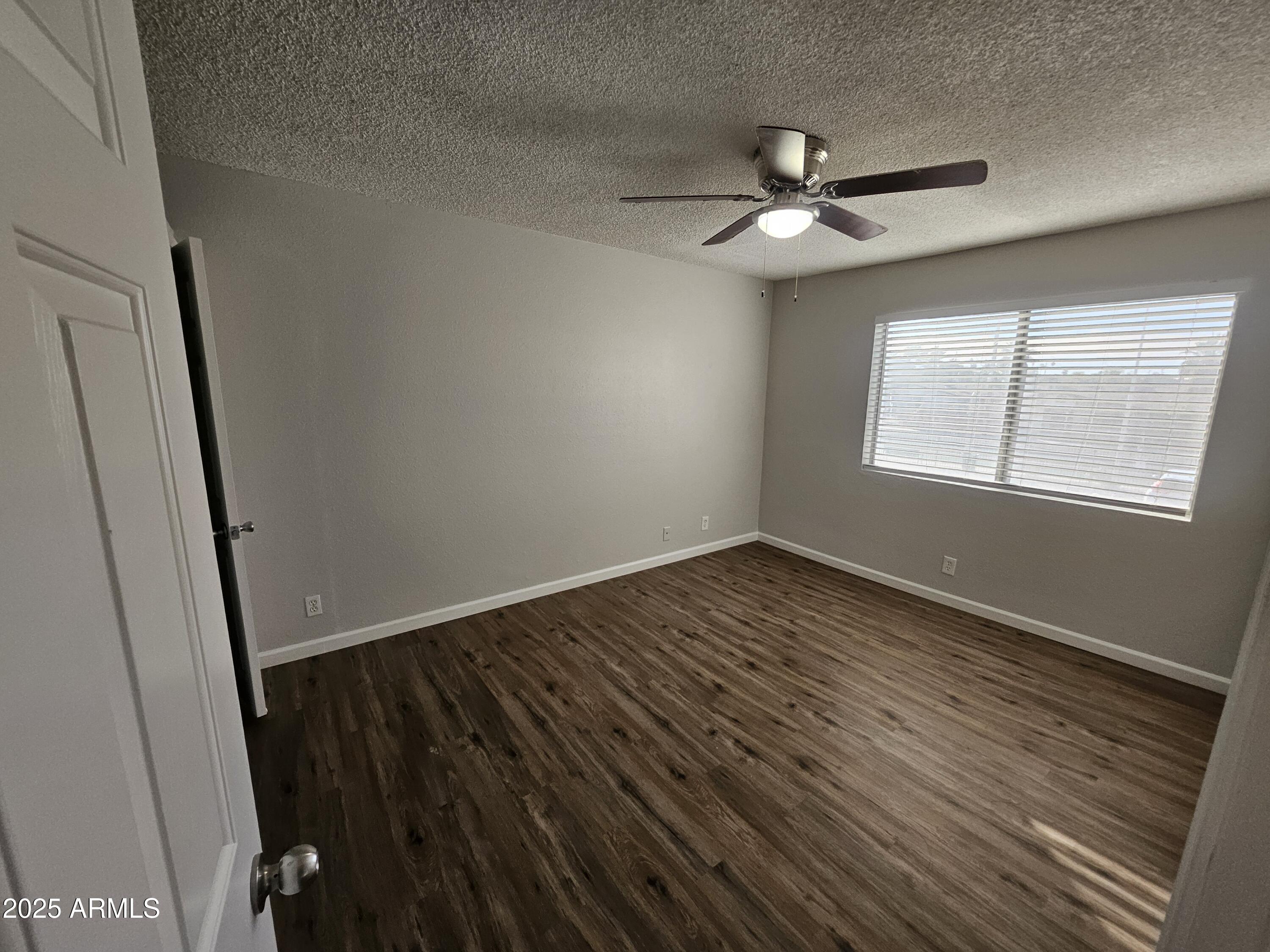 424 West Brown Road, Unit 206 Mesa, AZ 85201 - Photo 7 of 13 20251205_092518
