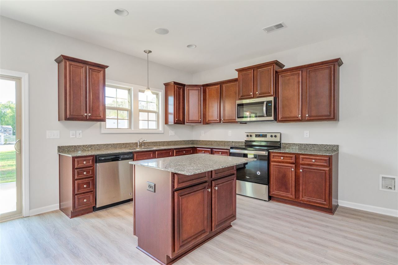 604 Autumn Breeze Walk Inman, SC 29349 - Photo 2 of 26 Kitchen