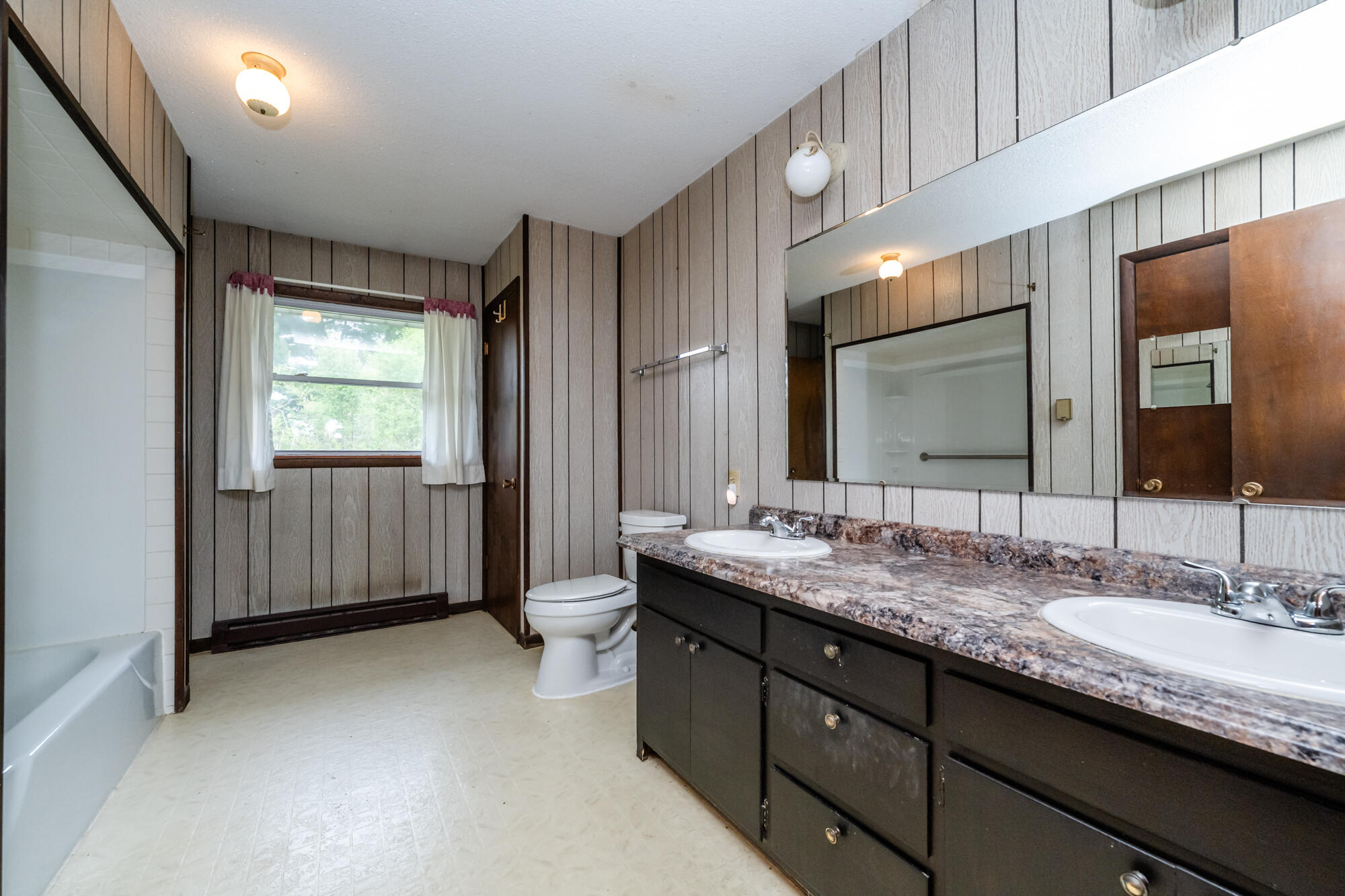 5575 Meadowbrook Road Eau Claire, MI 49111 - Photo 18 of 26 Main Bath
