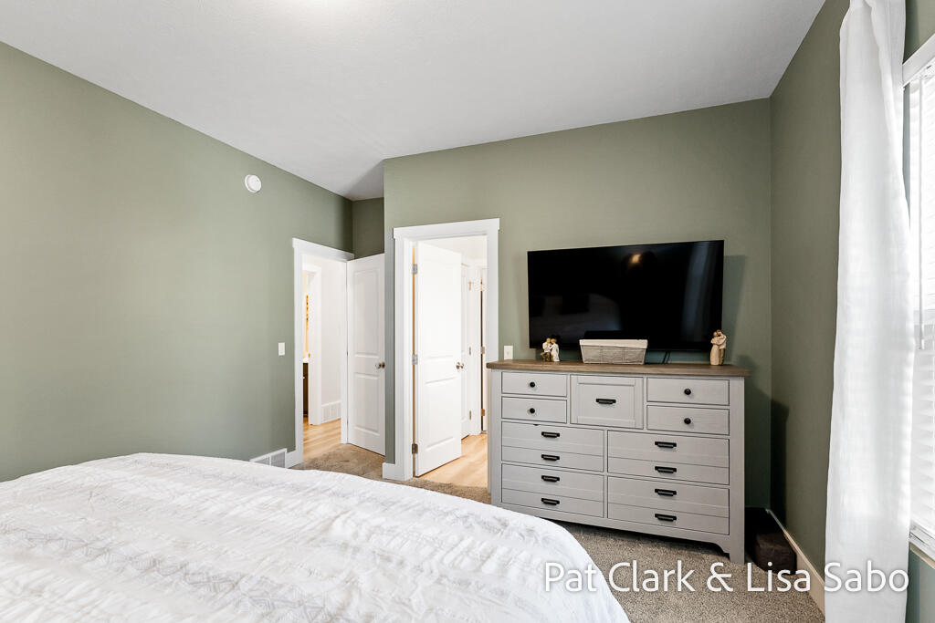2426 Eagle Ridge Muskegon, MI 49444 - Photo 17 of 47 2426EagleRidge-33LoRes