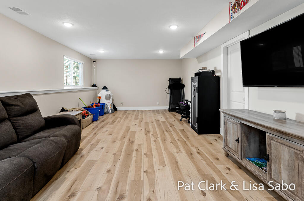 2426 Eagle Ridge Muskegon, MI 49444 - Photo 21 of 47 2426EagleRidge-37LoRes