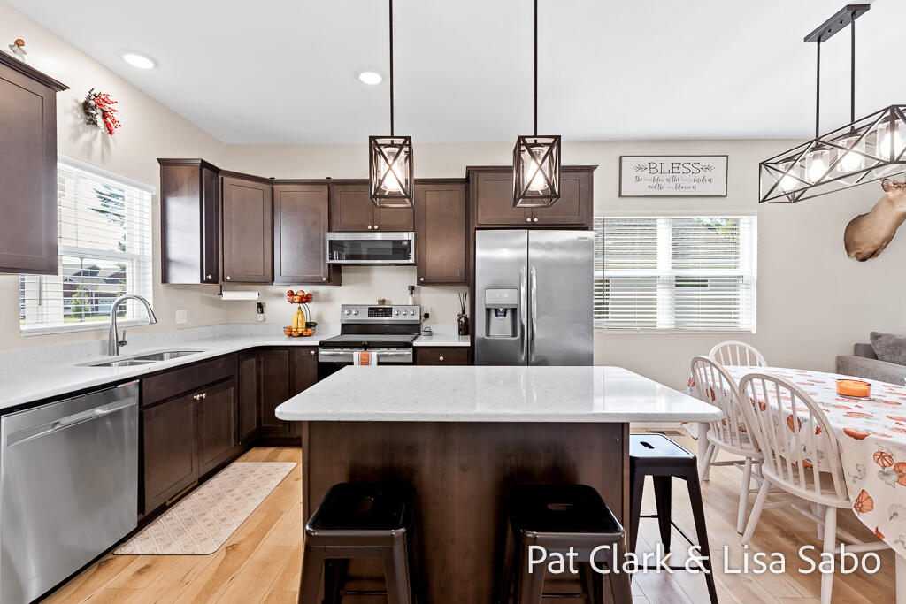 2426 Eagle Ridge Muskegon, MI 49444 - Photo 5 of 47 2426EagleRidge-21LoRes