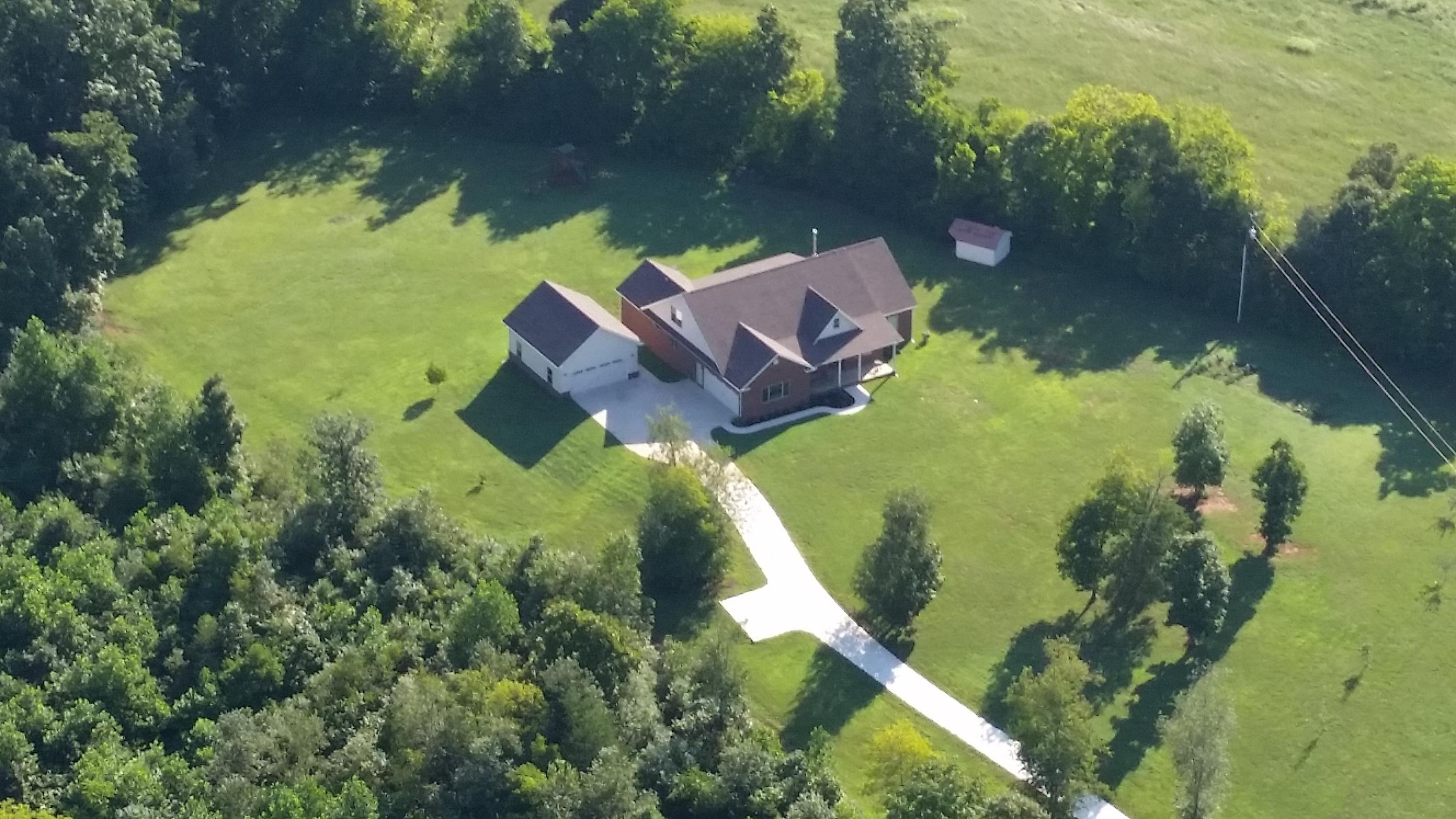 1600 Heaton Road Greenback, TN 37742 - Photo 5 of 35 290