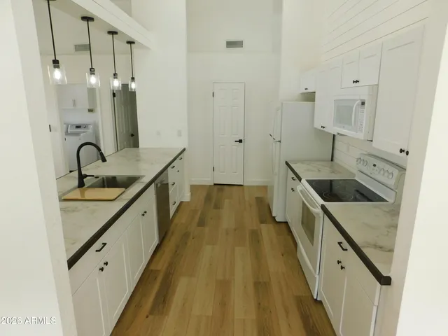 $640,000 | 901 East Stanford Avenue, Gilbert, AZ 85234