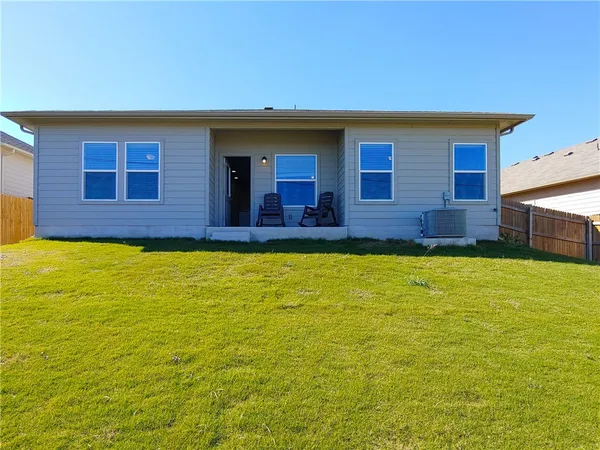 $1,950 | 636 Donegal Lane, Georgetown, TX 78626