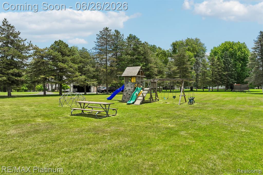 6100 Oak Valley Road Brighton, MI 48116 - Photo 42 of 47