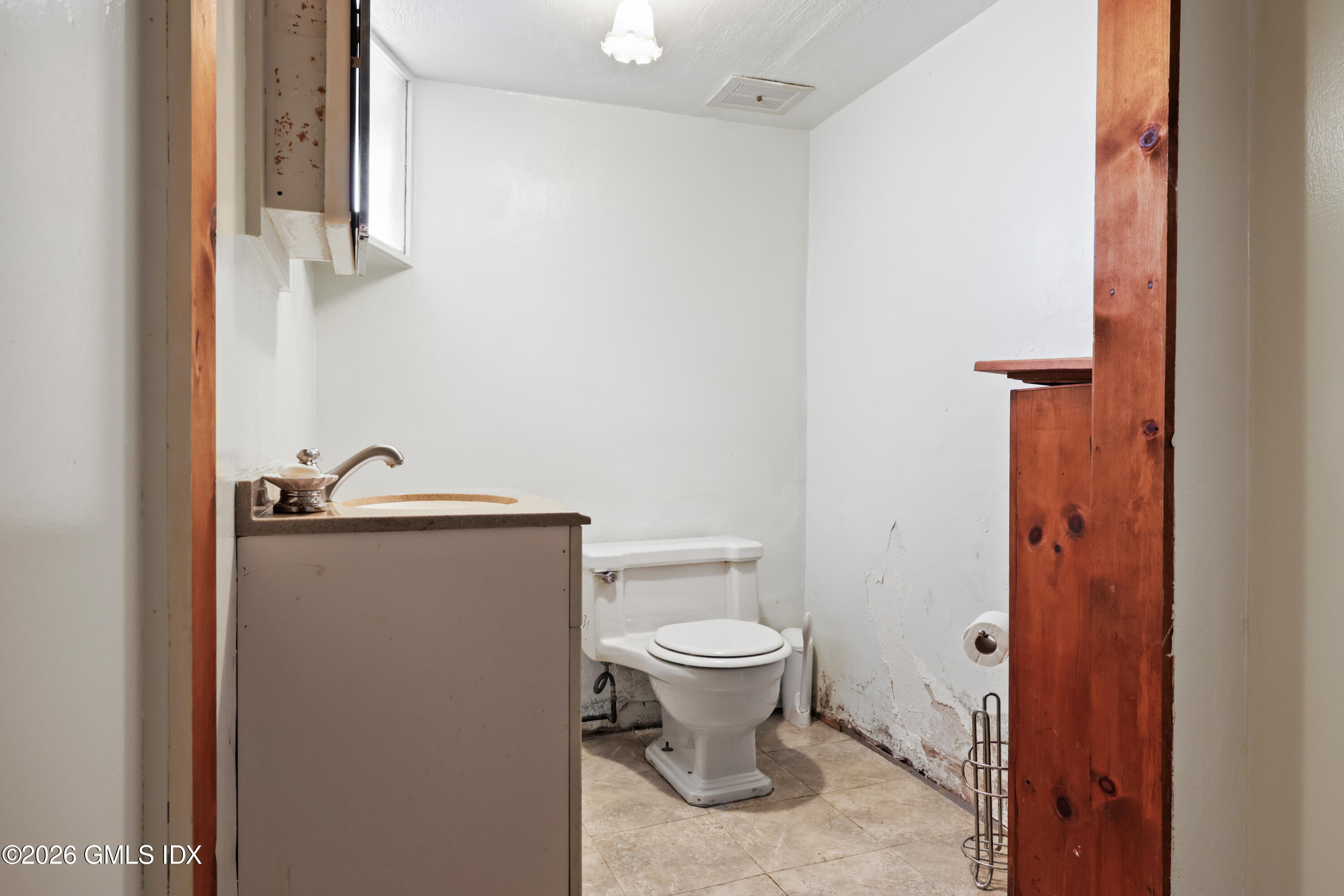 23 Thorn Hill Road Riverside, CT 06878 - Photo 12 of 26 27-print-23-thornhill-rd