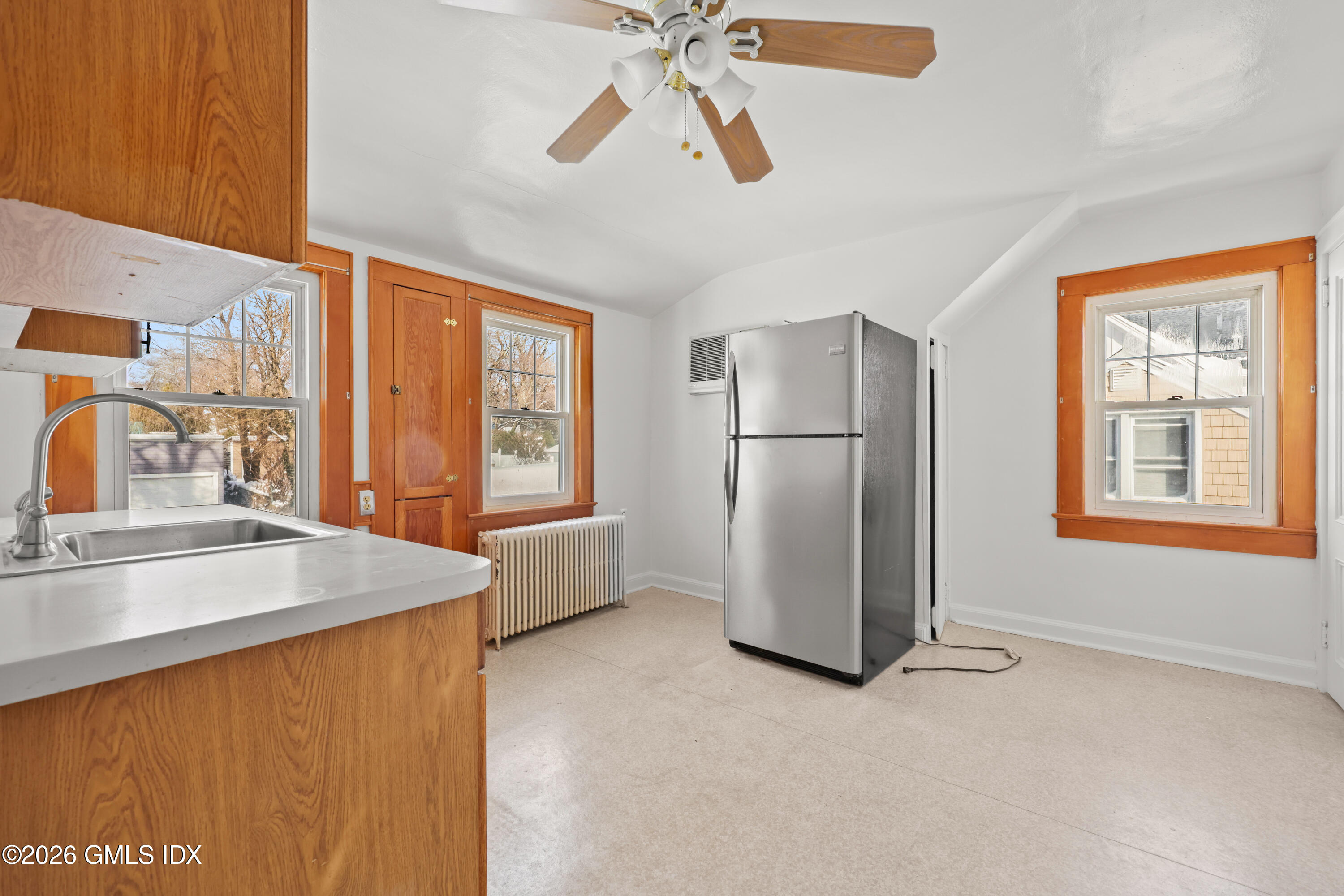 23 Thorn Hill Road Riverside, CT 06878 - Photo 17 of 26 2nd floor apartment kitchen