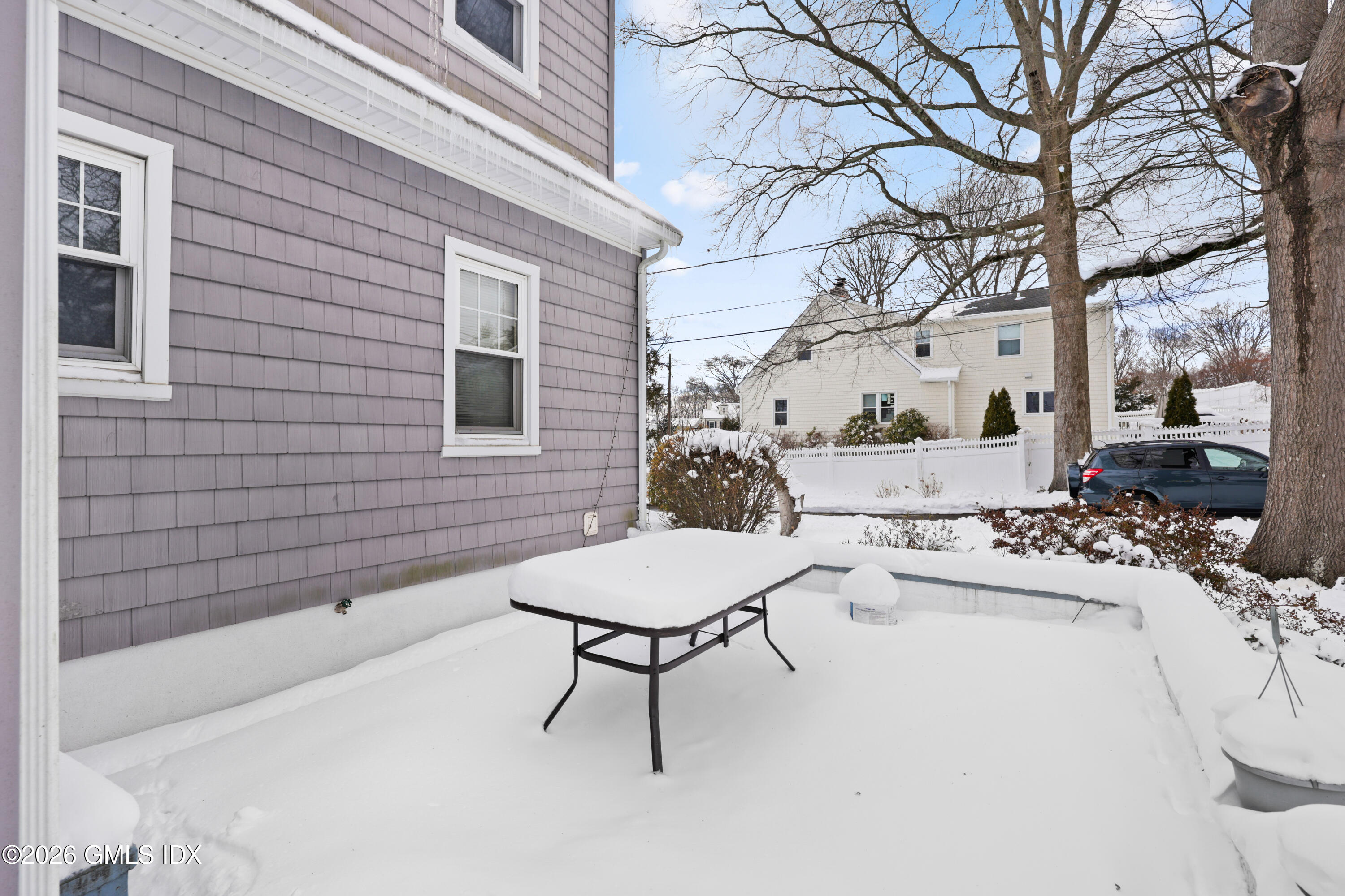 23 Thorn Hill Road Riverside, CT 06878 - Photo 19 of 26 back patio