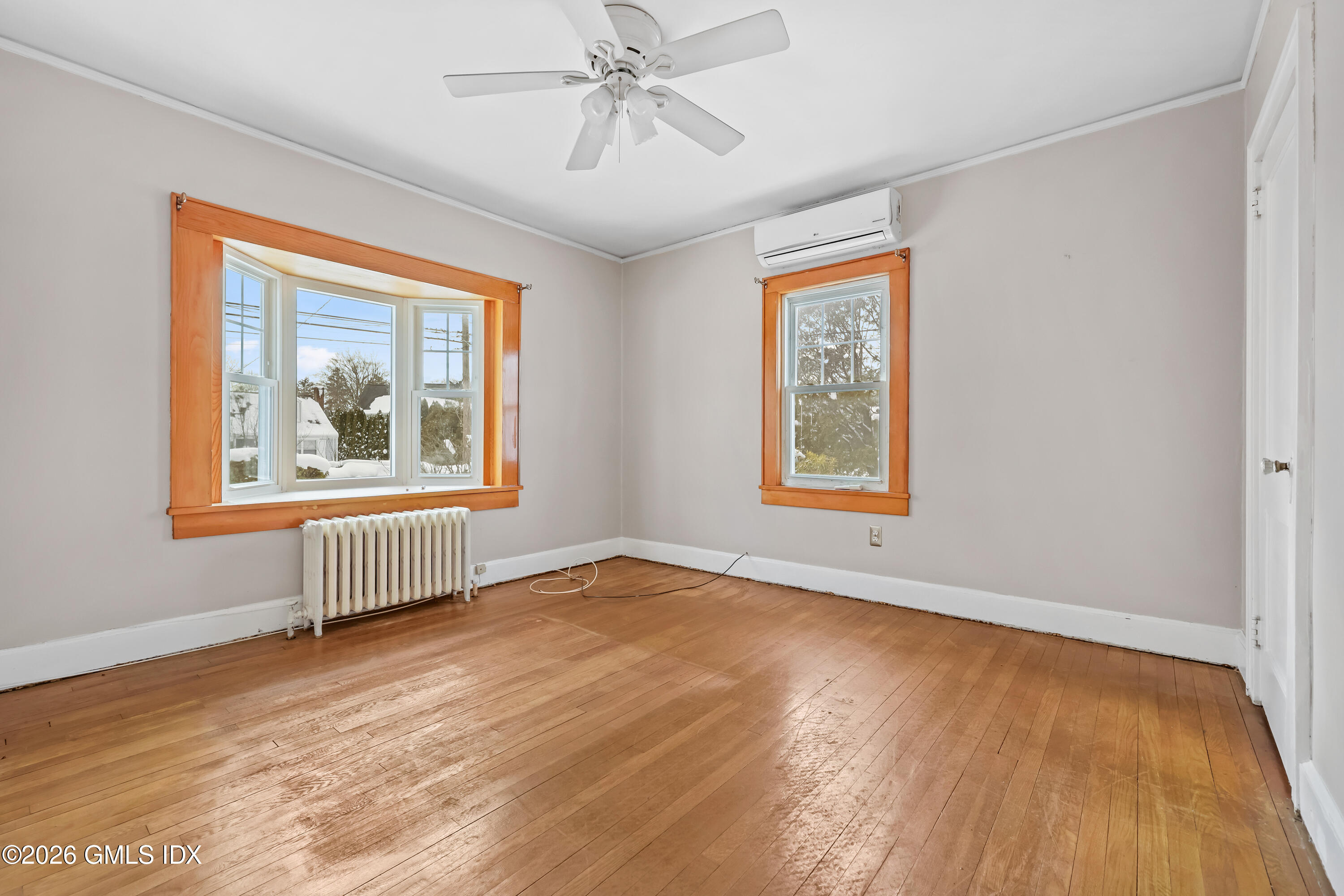 23 Thorn Hill Road Riverside, CT 06878 - Photo 4 of 26 1st floor apartment bedroom 1