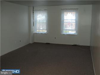 12082 Abby Road Philadelphia, PA 19154 - Photo 4 of 12 Unit #1