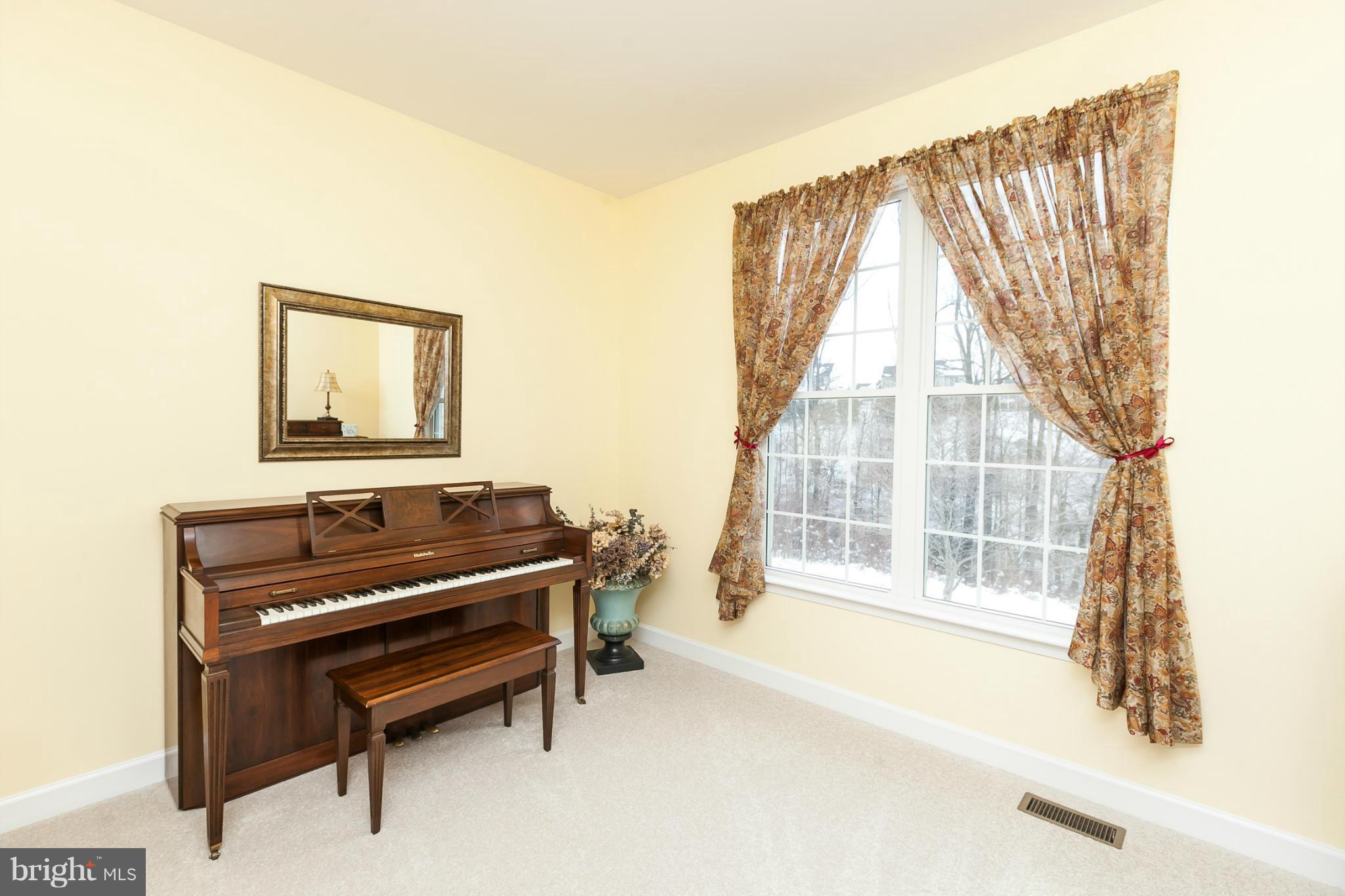 501 Longbow Road Mount Airy, MD 21771 - Photo 14 of 28 Interior (General)