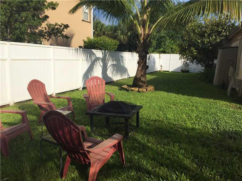 4150 Sabal Lakes Road Delray Beach, FL 33445 - Photo 9 of 11 Yard/Garden