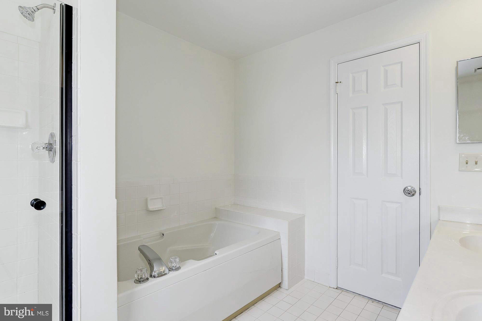 2813 Jutland Road Kensington, MD 20895 - Photo 17 of 29 Bath