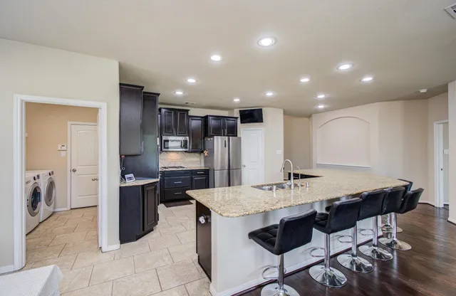 $519,000 | 10 Glade Park Drive, Missouri City, TX 77459