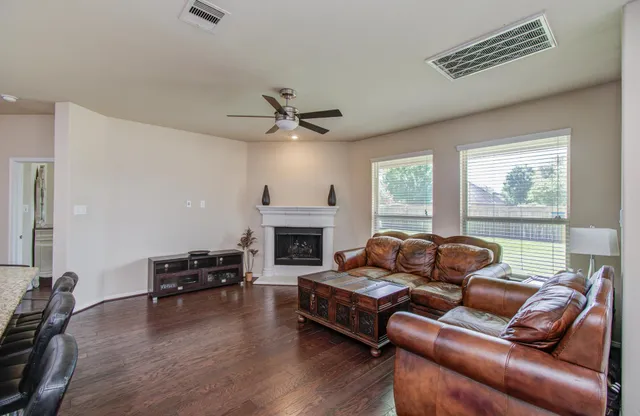 $519,000 | 10 Glade Park Drive, Missouri City, TX 77459