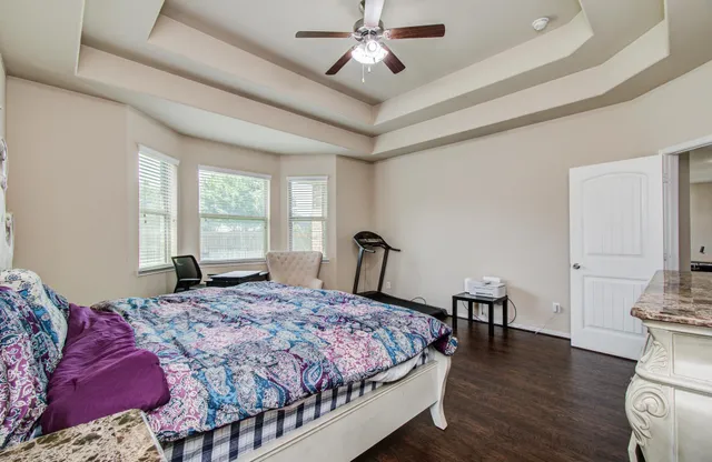 $519,000 | 10 Glade Park Drive, Missouri City, TX 77459