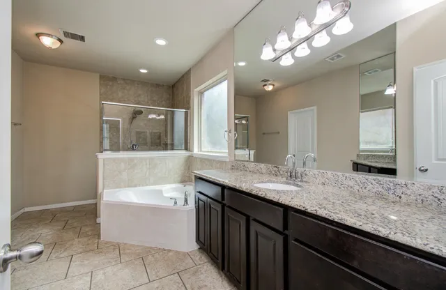 $519,000 | 10 Glade Park Drive, Missouri City, TX 77459