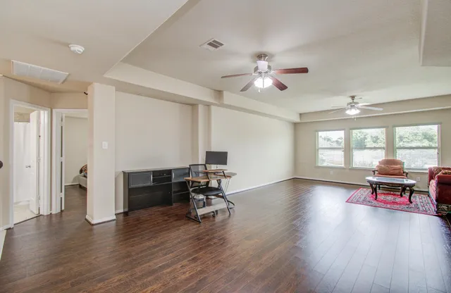 $519,000 | 10 Glade Park Drive, Missouri City, TX 77459