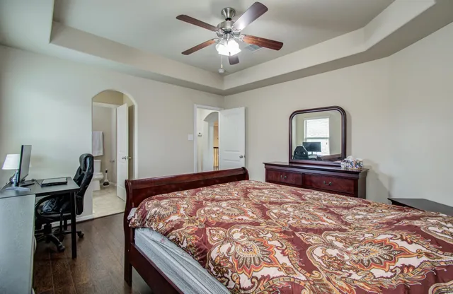 $519,000 | 10 Glade Park Drive, Missouri City, TX 77459