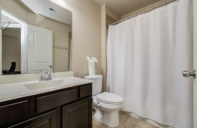 $519,000 | 10 Glade Park Drive, Missouri City, TX 77459