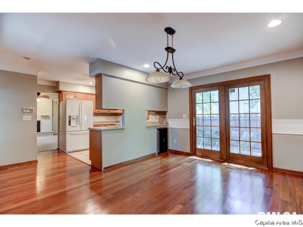 2217 Croydon Drive Springfield, IL 62703 - Photo 8 of 35 Gallery Image 8