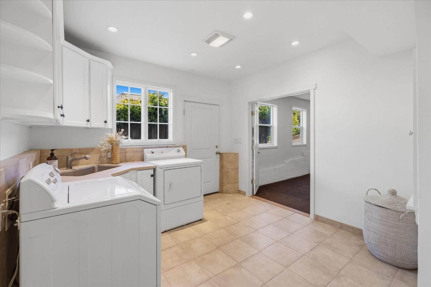 418 Ridge Road San Carlos, CA 94070 - Photo 34 of 42 Gallery Image 34