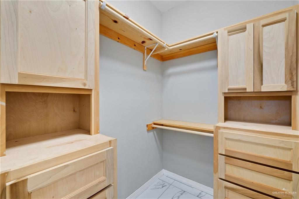 9445 Mile 20 Road Edcouch, TX 78538 - Photo 12 of 24 a utility room with dryer and washer