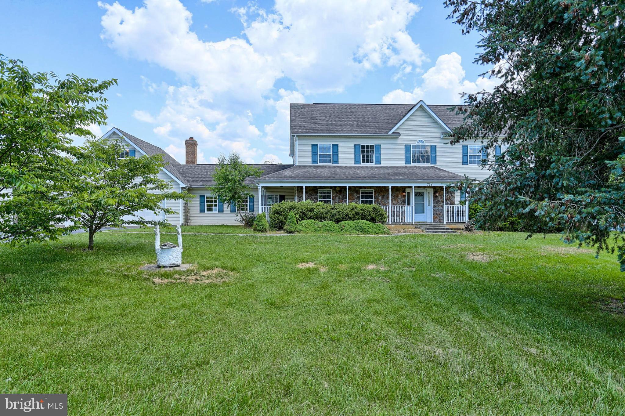 724 Pheasant Hill Road Summit Point, WV 25446 - Photo 3 of 30 Exterior (Front)