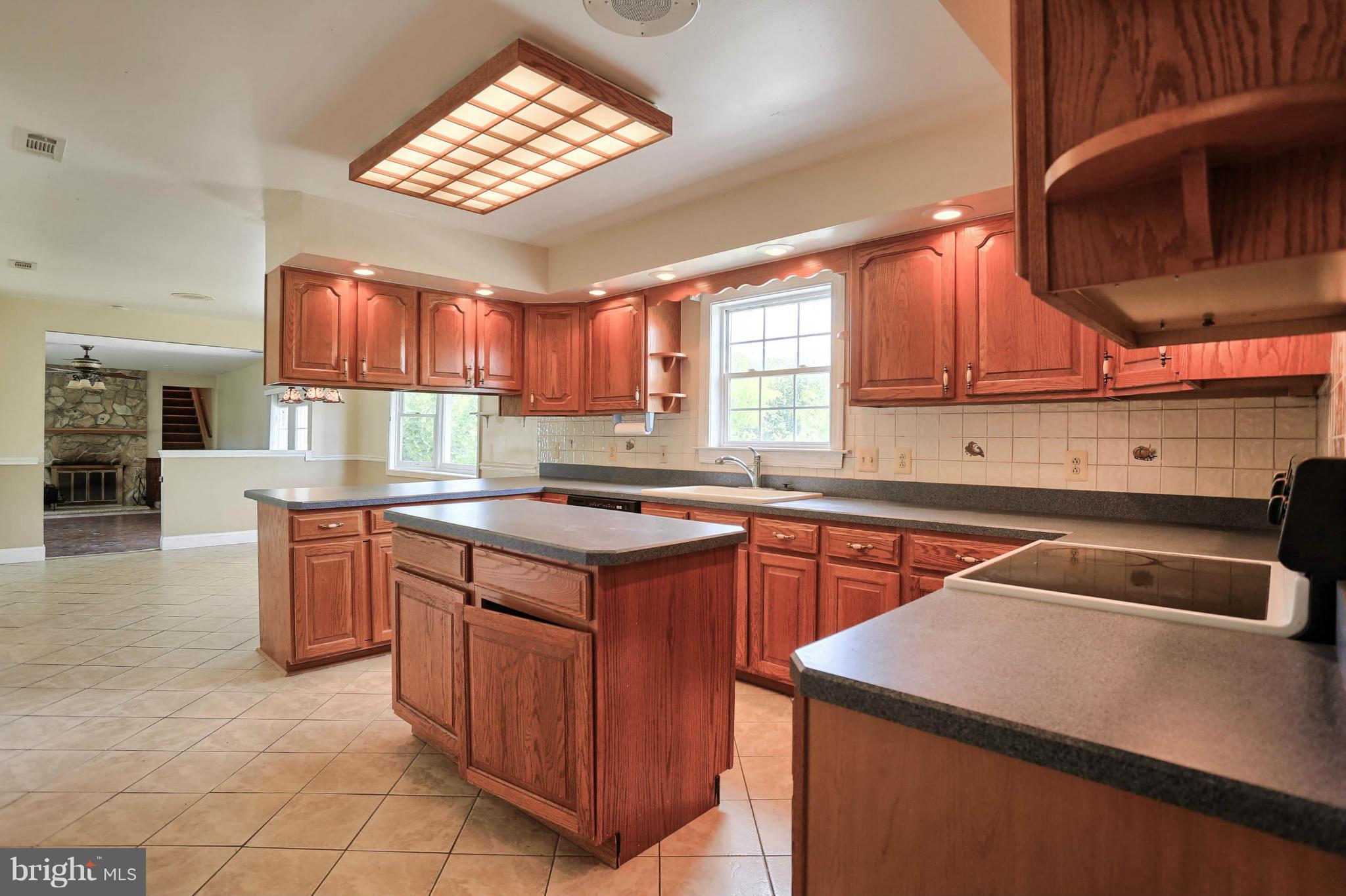 724 Pheasant Hill Road Summit Point, WV 25446 - Photo 7 of 30 Kitchen