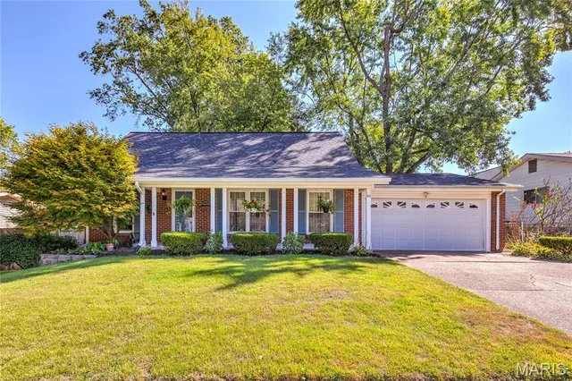 $220,000 | 100 Broadmere Drive, Florissant, MO 63033