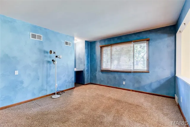 $220,000 | 100 Broadmere Drive, Florissant, MO 63033