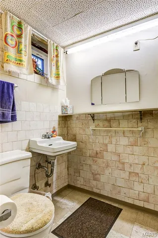 $220,000 | 100 Broadmere Drive, Florissant, MO 63033