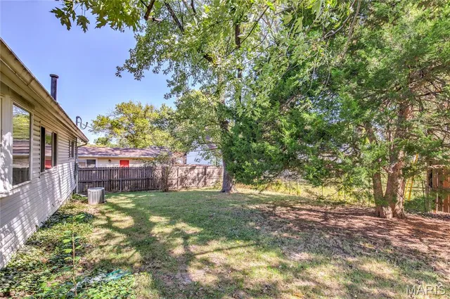 $220,000 | 100 Broadmere Drive, Florissant, MO 63033