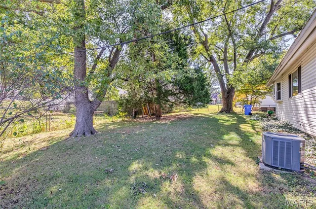 $220,000 | 100 Broadmere Drive, Florissant, MO 63033