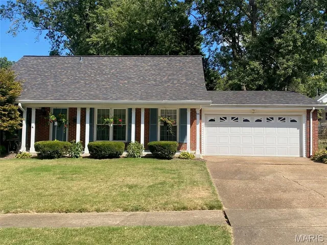 $220,000 | 100 Broadmere Drive, Florissant, MO 63033